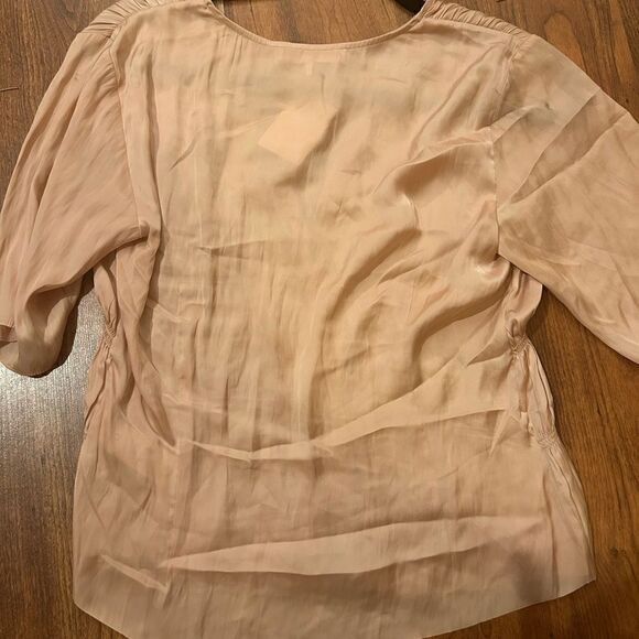 Frame Denim Peach Silk Short Sleeve Top Peach Small NWT - Picture 7 of 7
